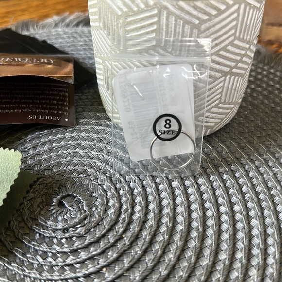 925 Sterling Sliver Ring - Picture 2 of 5